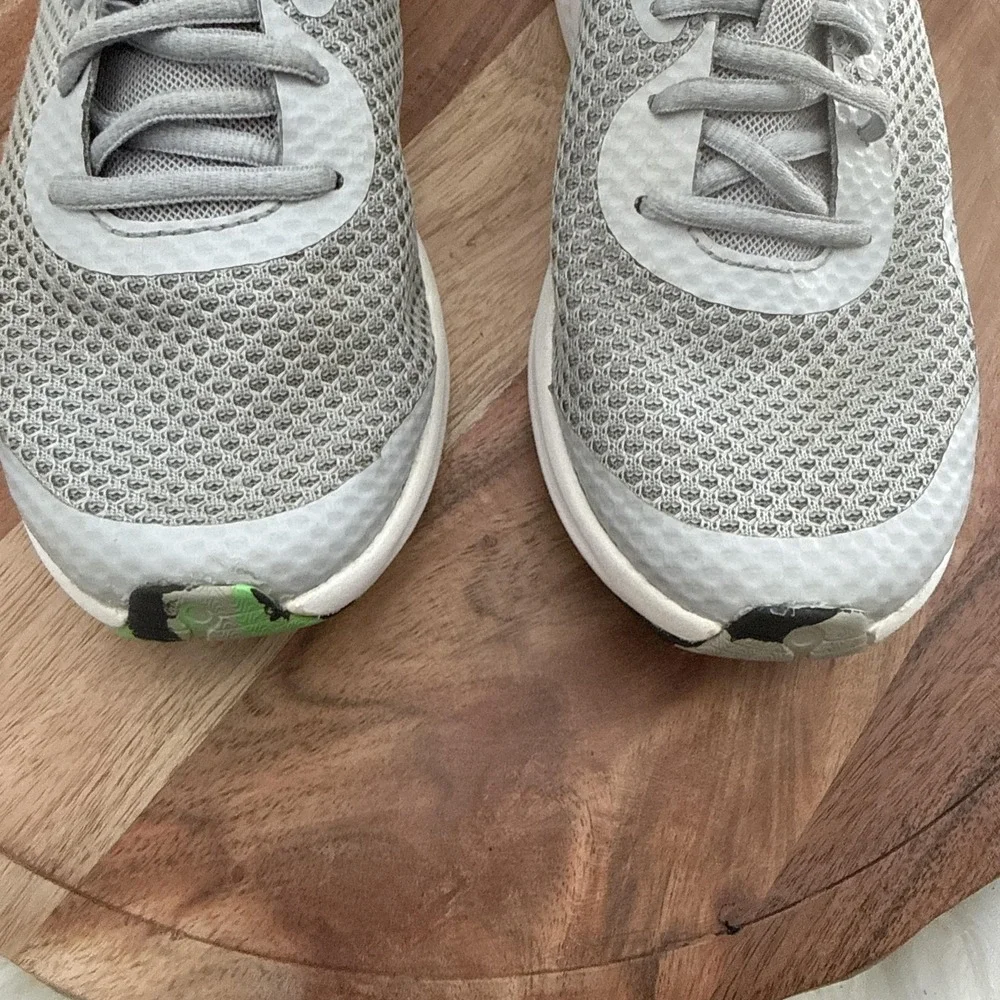 Under Armour Charged Pursuit 2 Youth Running Shoes Grey Neon Green 5.5Y 3024987